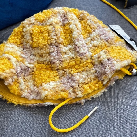 Steve Madden Plaid Sherpa Bucket Hat - Picture 3 of 4